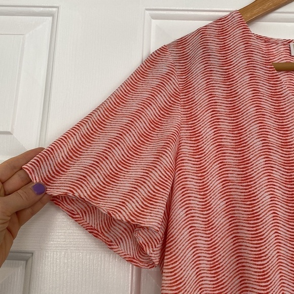 Michael Kors blouse with gold buttons and tie. - Picture 4 of 14